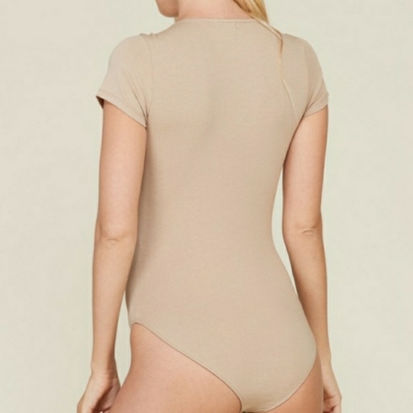 💎Taupe Lace Up Bodysuit - Picture 3 of 5